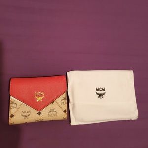 BEAUTIFUL BRAND NEW MCM WALLET NEVER USED